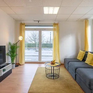Apartment Beautiful For 9 With 2 Bedroom & Cosy Kitchen, Hamburg